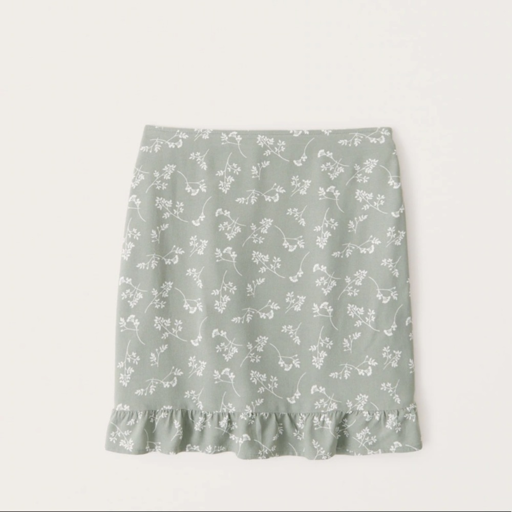 Ruffle mini skirt